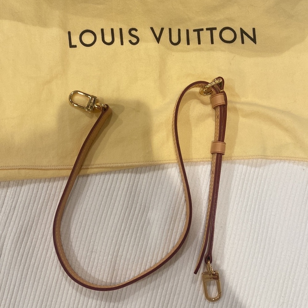 Authentic Louis Vuitton Shoulder Bag - Picture 10 of 11